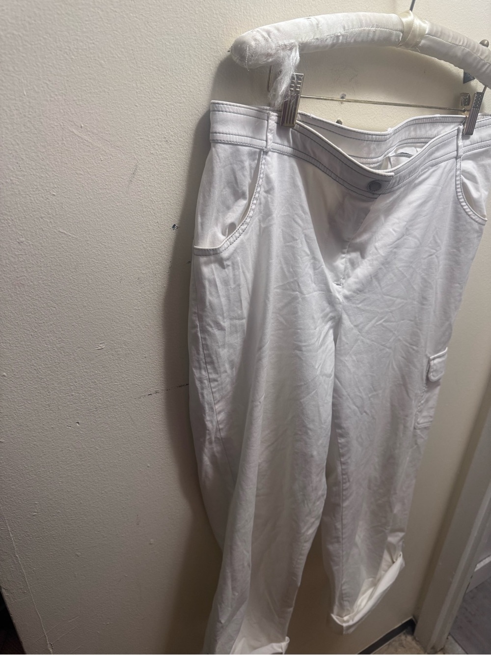 White Cropped Women's Cargo Pants - Lightweight Ankle Length - Picture 4 of 5